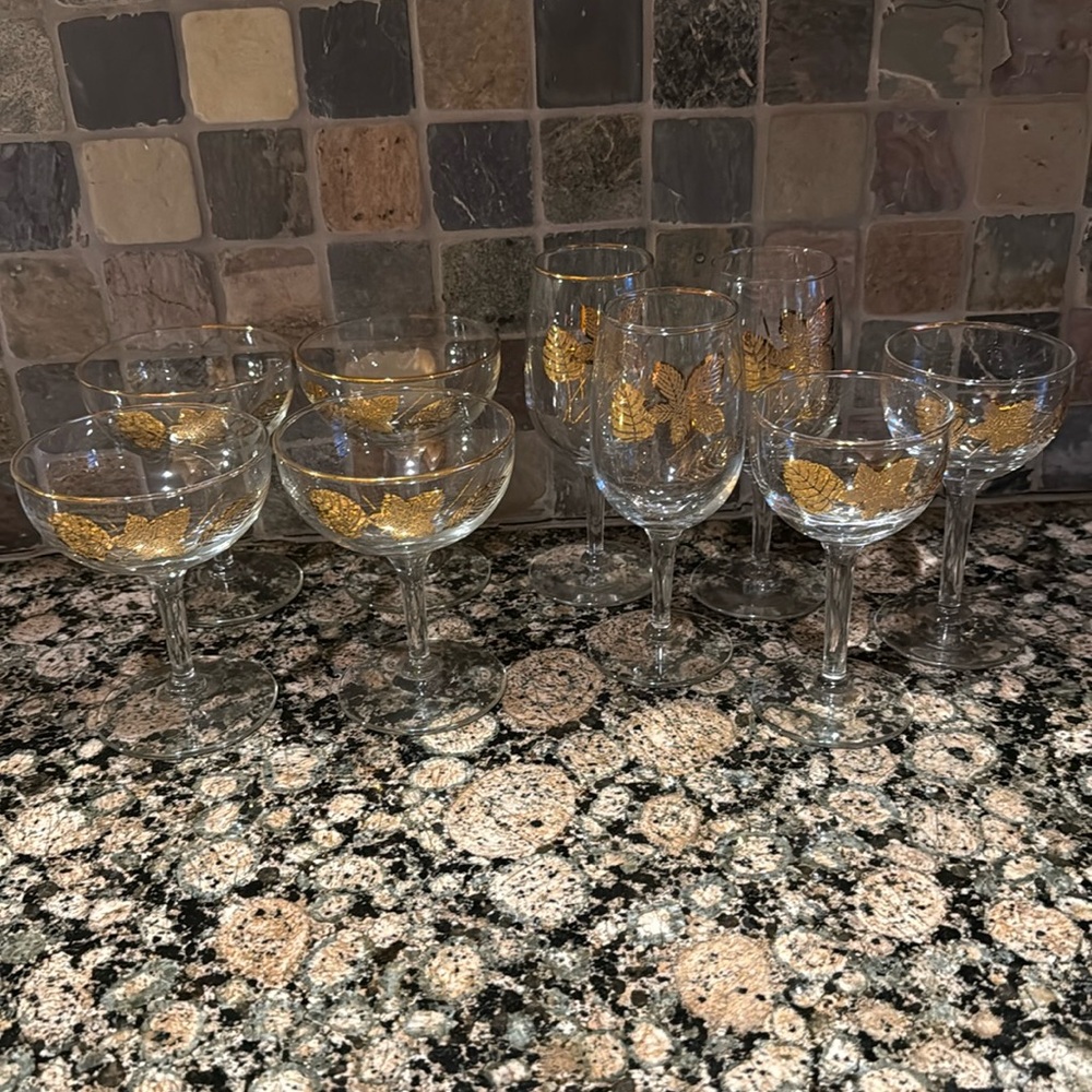 Libbey Vintage Gold Leaf Stemmed Wine/Cordial Glasses 3 tall,4 short,2 cordial